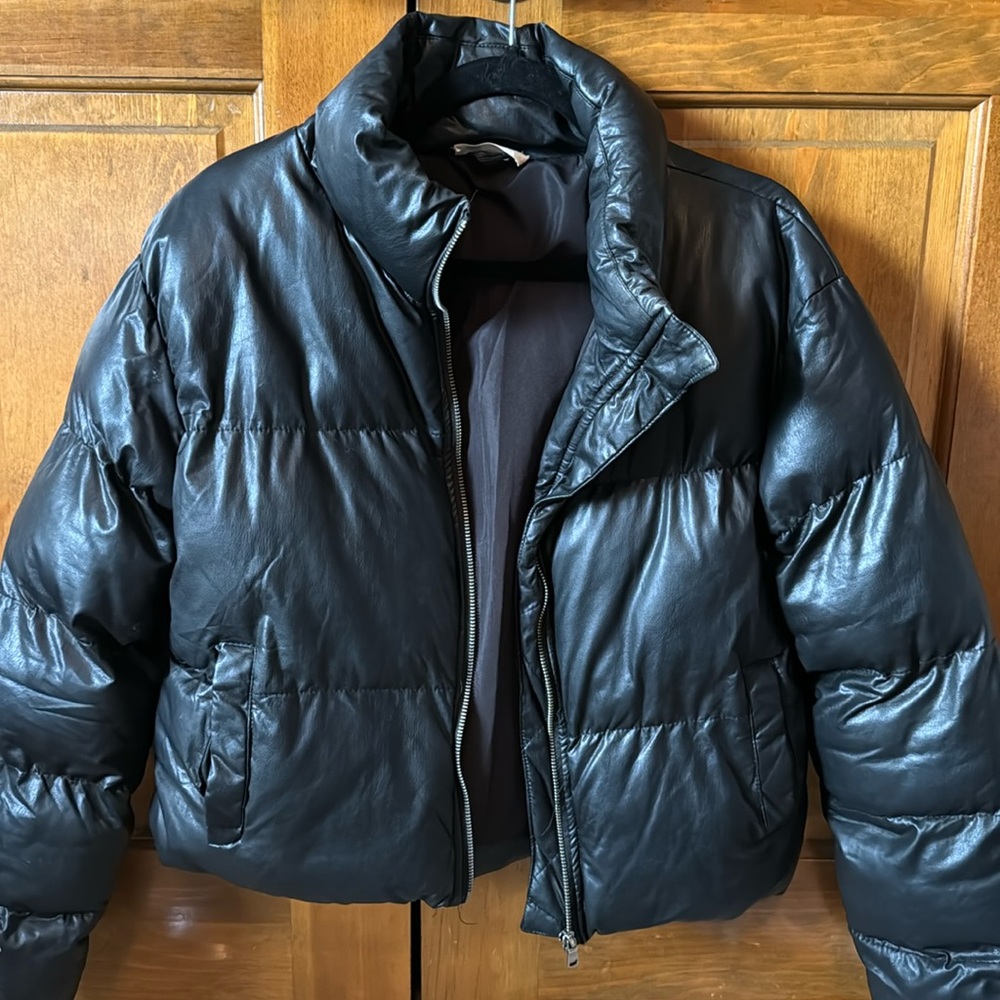 Altar’d State Women’s Cropped Leather Puffer Jacket | Black | Small | No Flaws!